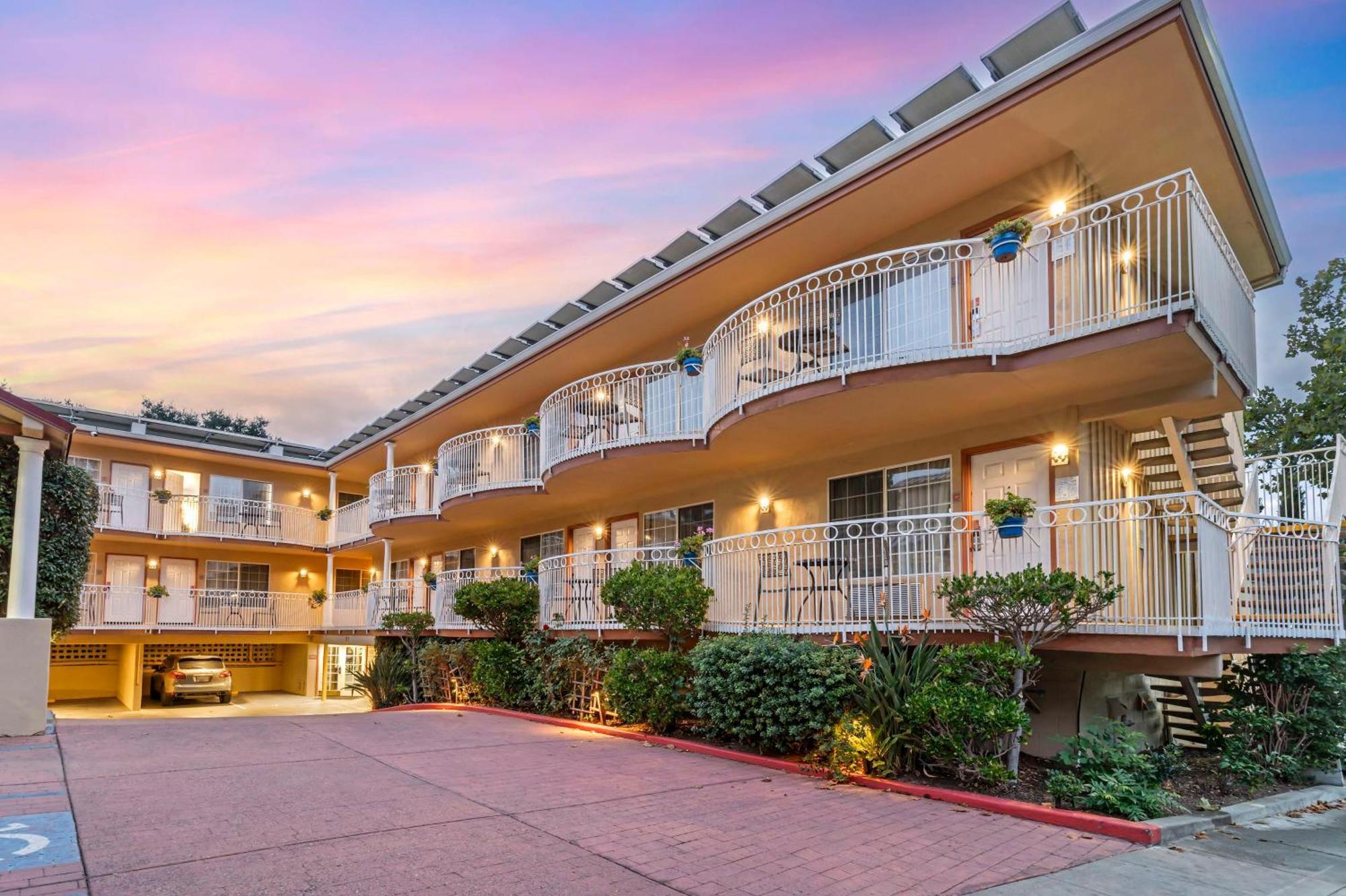 Best Western Plus Riviera Menlo Park Exterior photo